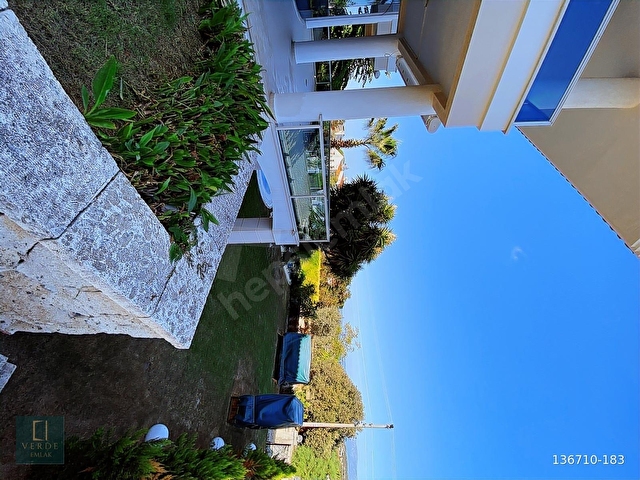 ÇEŞME BOYALIKTA 630 M2 ARSA İÇİNDE TRİPLEKS 5+2 VİLLA - Görsel 9