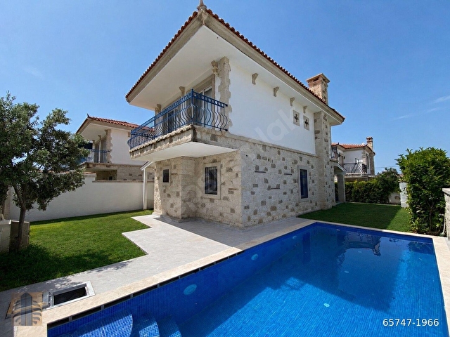 (K1966) Plaja Yürüme Mesafesi, Özel Havuzlu, Bağımsız Taş Villa.
