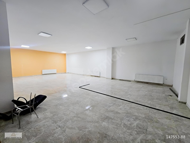 MERKEZİ LOKASYON 1450 M2 KAPALI ALAN ASANSÖRLÜ TİCARİ DÜKKAN - Görsel 10