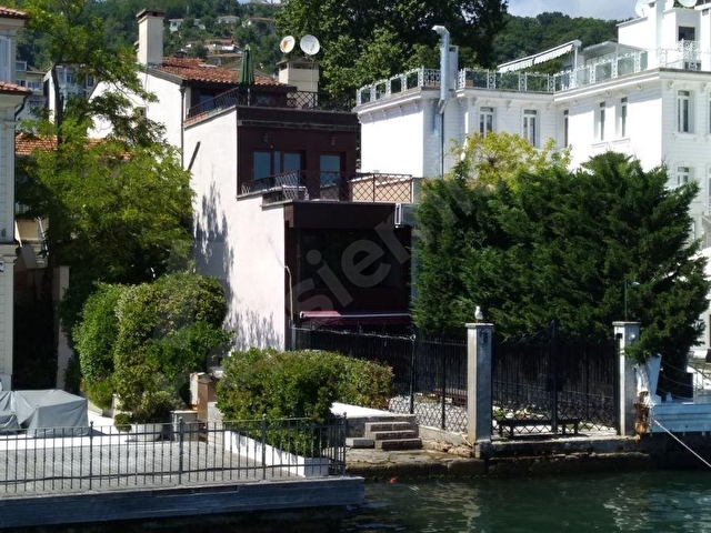 Sariyer De Muhtesem Manzarali Kiralik Yali Dairesi 6743 3839 Hurriyet Emlak