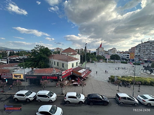 Bornova Merkezde Tabela Değeri Yüksek Kiralık Ofis - Görsel 10