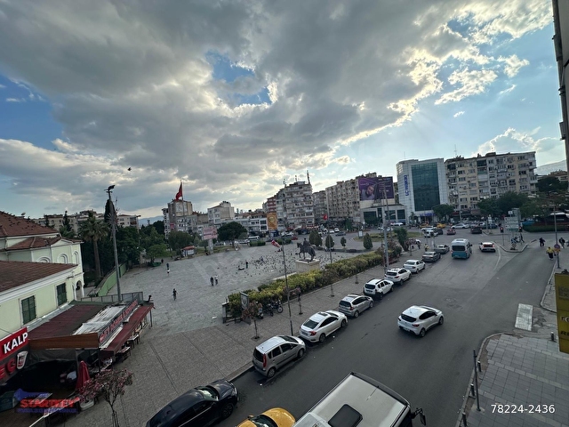 Bornova Merkezde Tabela Değeri Yüksek Kiralık Ofis - Görsel 12