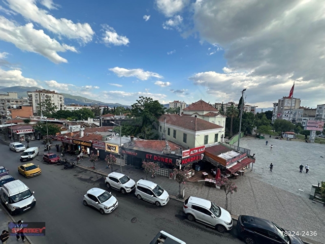 Bornova Merkezde Tabela Değeri Yüksek Kiralık Ofis - Görsel 9