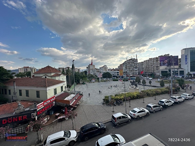 Bornova Merkezde Tabela Değeri Yüksek Kiralık Ofis - Görsel 11