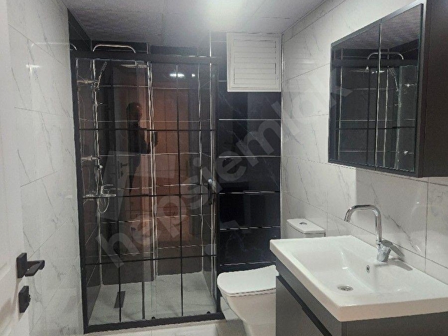 ŞÜKRÜPAŞA MAHALLESİNDE KAPALI OTOPARKLI EBEVEYN BANYOLU SIFIR 3+1 KİRALIK DAİRE - Görsel 4