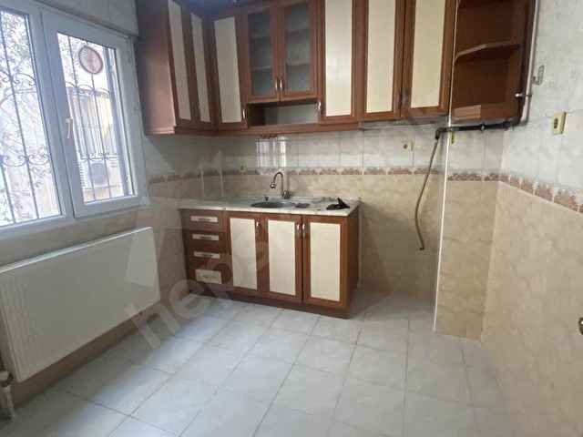 BUCA YEŞILBAĞLARDA KİRALIK DOĞALGAZLI ARAKAT 2+1 DAİRE