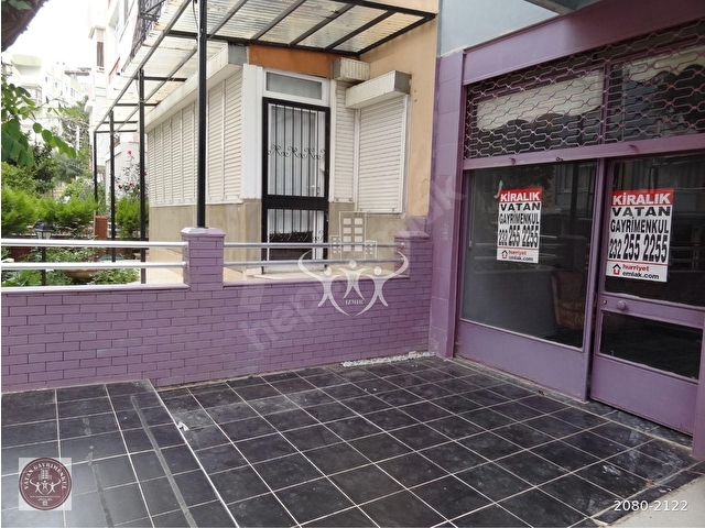 Üçkuyularda İnönü Caddesi Yanı Bahçeli - Mutfaklı Satılık Dükkan
