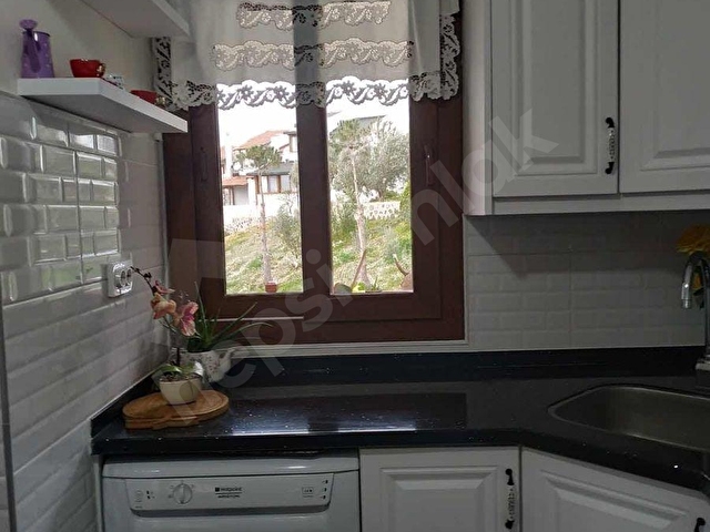 KARABURUN KÜÇÜKBAHÇE DE SİTE İÇİNDE SATILIK 2+1 YAZLIK VİLLA - Görsel 19