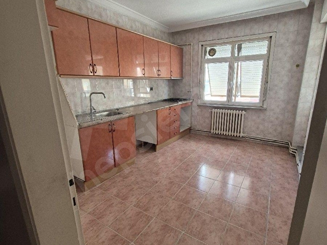 SİLİVRİ ALİBEY MAH.  MERKEZDE KİRALIK 3+1 ARAKAT TEMİZ DAİRE 27.000TL ÖNER EMLAK - Görsel 2