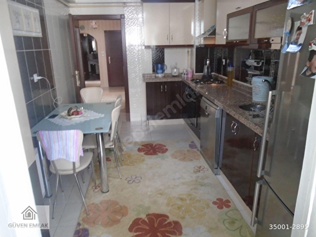 Guven Emlak Tan Gunesevlerde Ara Kat Asansorlu 3 1 Satilik Daire 35001 2895 Hurriyet Emlak