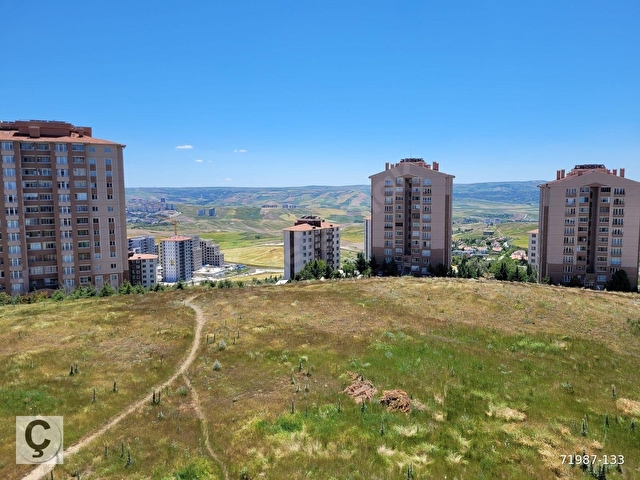 ÇAĞRI EMLAKTAN YAPRACIK TOKİDE ARAKAT UYGUN FİYATLI 3+1 DAİRE
