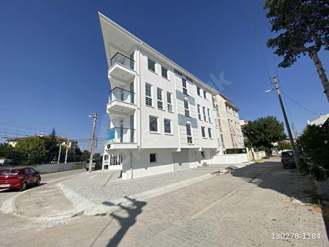 Ertuğrulgazide 3 üncü kat Satılık Lüks 1+1 Daire (55m², - Görsel 17