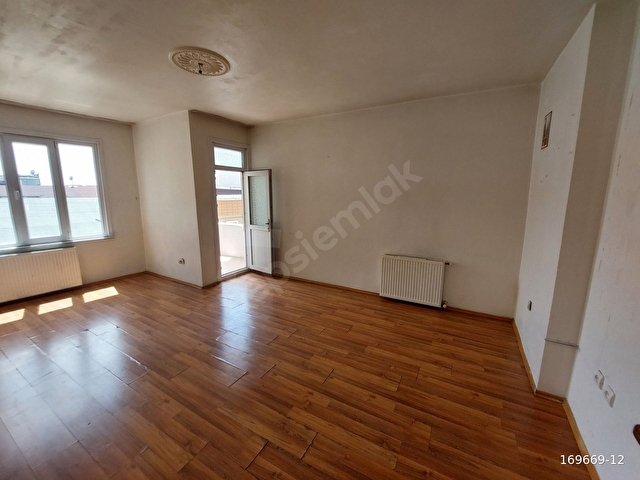 BAĞCILAR 100.YIL KIŞLA CADDESİ ÜSTÜNDE SATILIK 2+1 ARA KAT DAİRE - Görsel 10