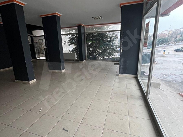 AYŞEGÜL EMLAKTAN SATILIK DÜKKAN 93 MK NET - Görsel 3