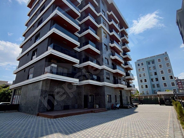 FORUMLİFE REZİDANSTA SATILIK LÜX 1+1 EŞYALI ARAKAT DAİRE