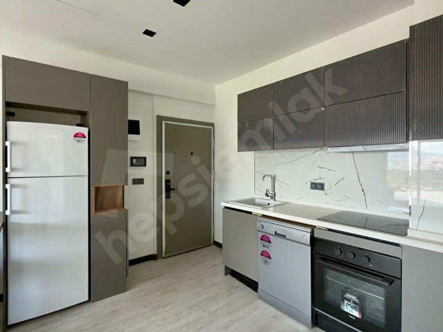 FORUMLİFE REZİDANSTA SATILIK LÜX 1+1 EŞYALI ARAKAT DAİRE - Görsel 5