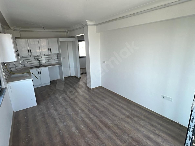 CM GROUP İNVEST | BANDIRMA YENİMAHALLE’DE SATILIK KÖŞE 2.KAT 1+1 DAİRE - Görsel 5