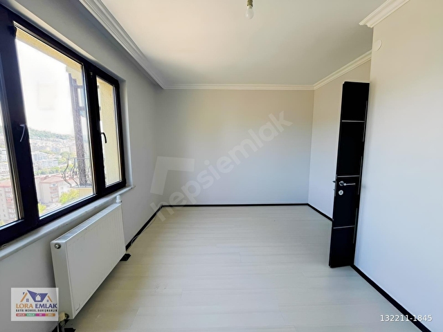 SAHİLE YAKIN DENİZ DOĞA VE ŞEHİR MANZARALI KİRALIK SİTEİÇİ 3+1 - Görsel 21