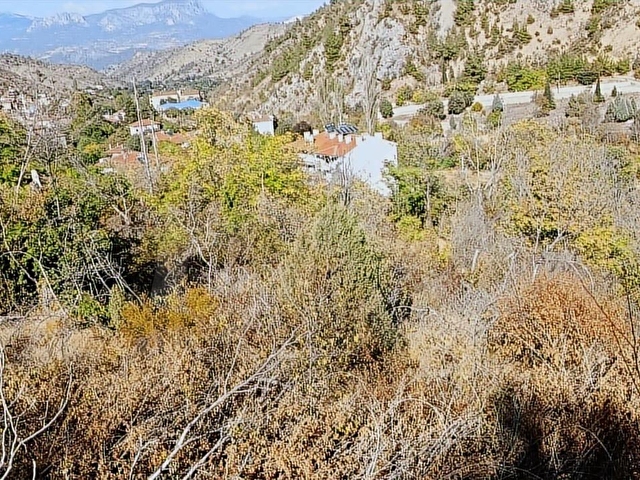 BİLECİKİN EN BÜYÜK KÖYÜNDE 570 M2,%40 İMARLI VE MANZARALI ARSA - Görsel 11