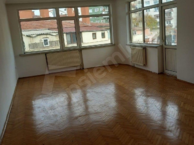 KIZILAY KOLEJ LİBYA CAD 2+1 DAİRE YAPILI BOS  4.700.000TL