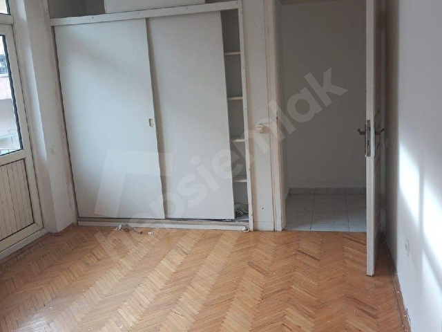 KIZILAY KOLEJ LİBYA CAD 2+1 DAİRE YAPILI BOS  4.700.000TL - Görsel 6
