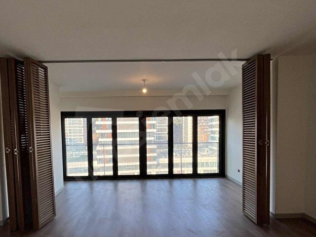 AVANGART İSTANBUL VADİ CEPHE KİRALIK 4+1
