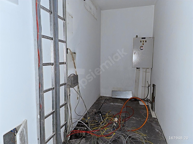 Şerifali Ticaride İskanlı 740 M2 Depo & Dükkan & Ofis - Görsel 22