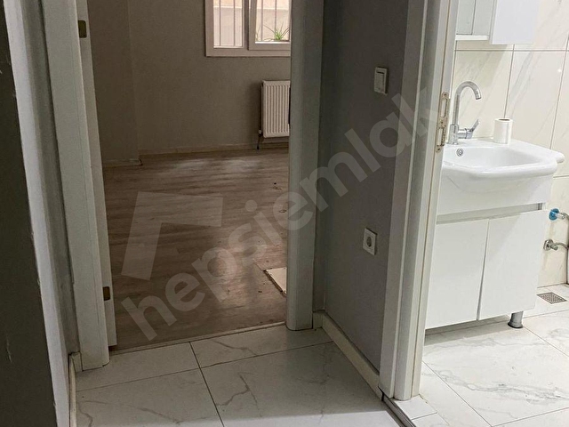 Merkezde Metrobüse Çarşıya Yakın 1+1 Kiralık Daire - Görsel 12