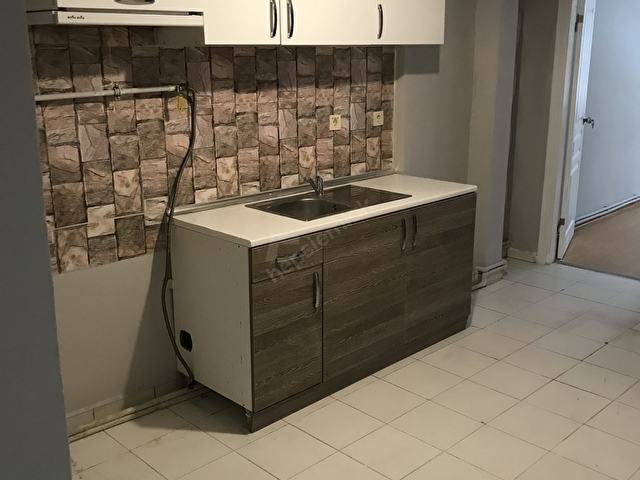 Kurtuluş marsık Sokak 2 + 1 yüksek giriş balkonlu 70 m2 daire - Görsel 3