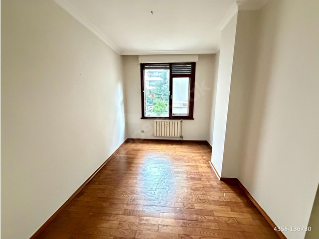 MODA SAHİLDE 200m2 KISMİ MANZARALI 2 BANYOLU 2.KAT KİRALIK 4+1 - Görsel 16