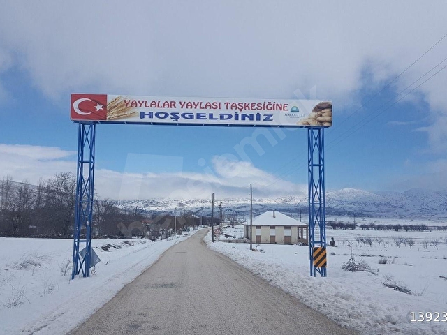 KORKUTELİ TAŞKESİĞİNDE EMSALLERİNİN EN UYGUNU SATILIK TARLA