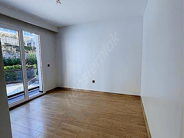 BAHÇEŞEHİR KONAKLARI 3.ETAP 4+1 TERASLI TEMİZ KAÇMAZ SATILIK - Görsel 20