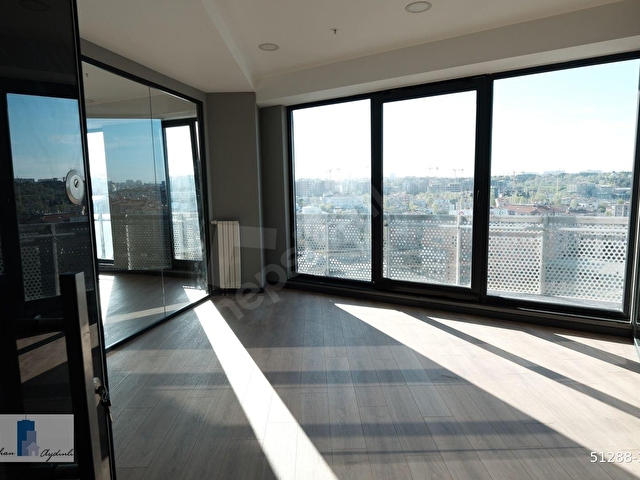 PARİMA PLAZA DA 3 BÖLÜMLÜ DEKORASYONLU / TERASLI MODERN OFİS