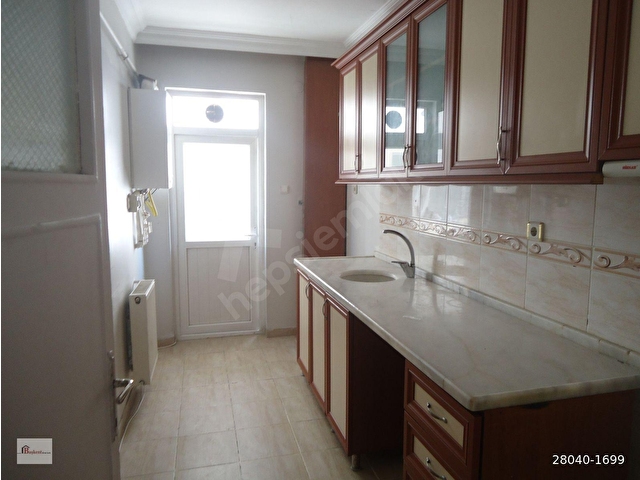 ÇEVRELİ CAD.KATTA BAŞKENT EMLAKTAN KİRALIK DAİRE