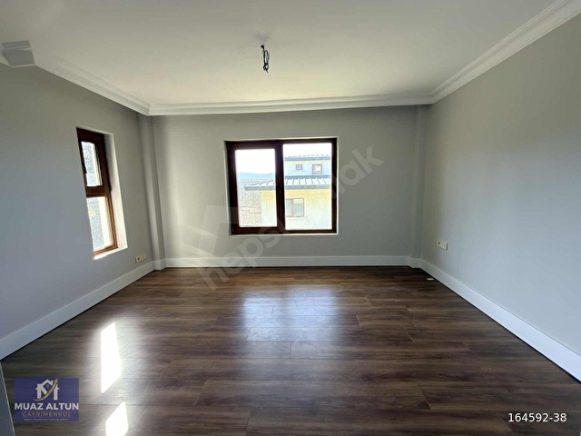 Muaz ALTUNdan Site İçinde Kiralık 1.000m2 Bahçeli 600m2 Villa - Görsel 24