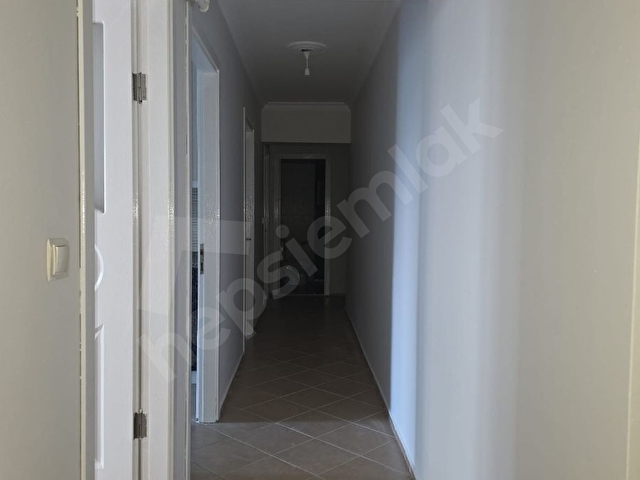 YEŞİLOVA DA SİTE İÇERİSİNDE KİRALIK 2+1 DOĞALGAZLI DAİRE - Görsel 4