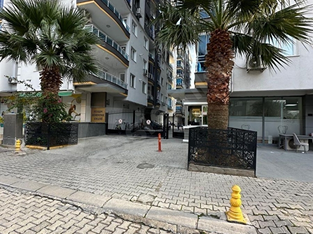 YEŞİLOVA DA SİTE İÇERİSİNDE KİRALIK 2+1 DOĞALGAZLI DAİRE