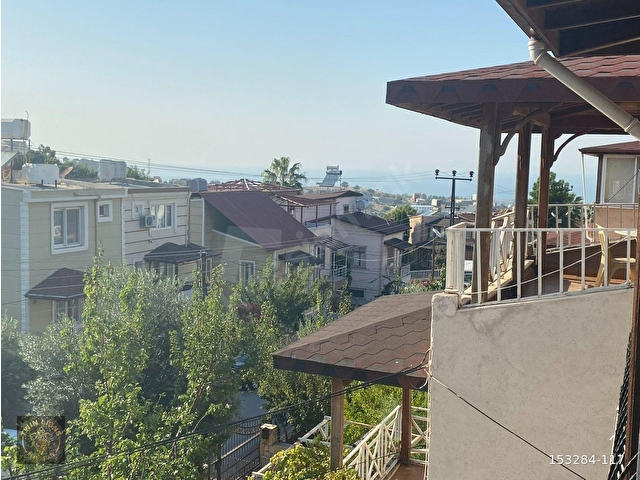 İssume Sitesinde Satılık 5+1 Komple  Yenilenmiş  Tripleks - Görsel 18