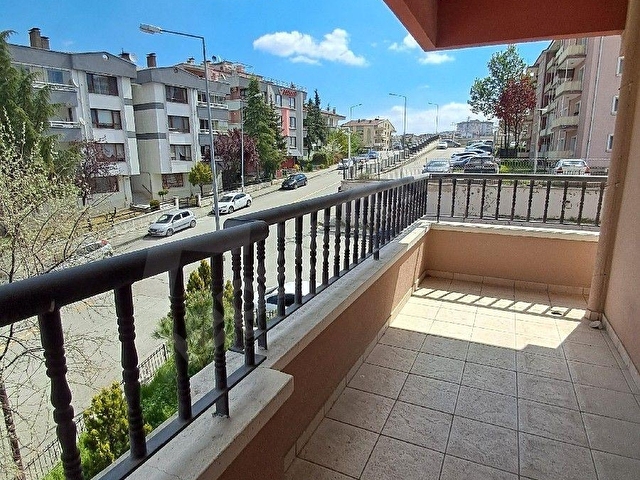 Dogan Emlaktan köşe binada asansörlü,BOŞ üc cephe ,merkezde - Görsel 8