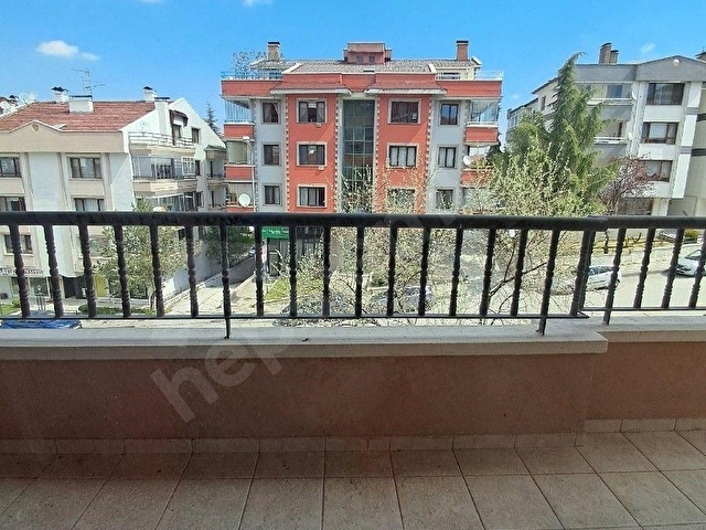 Dogan Emlaktan köşe binada asansörlü,BOŞ üc cephe ,merkezde - Görsel 11