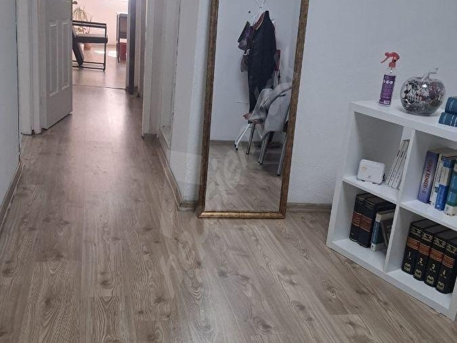 Tiyatro Sokağında Hazır Kiracılı 2.Kat 1+1 Bakımlı Satılık Ofis - Görsel 5