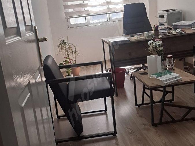 Tiyatro Sokağında Hazır Kiracılı 2.Kat 1+1 Bakımlı Satılık Ofis - Görsel 2