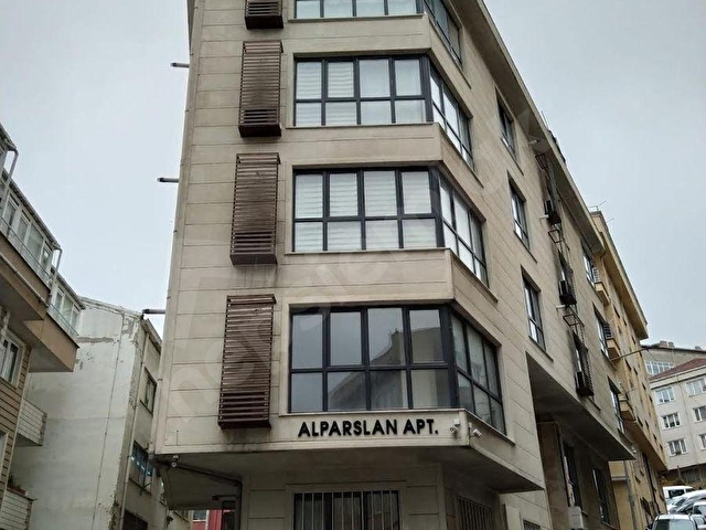 KAĞITHANENİN TAM KALBİNDE SATILIK GENİŞ EŞYALI 1+1 - Görsel 21