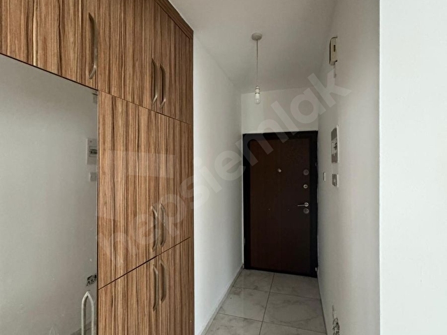 KUZEY KIBRISTA GİRNE MERKEZTE TAPUSU HAZIR KREDİYE UYGUN GENİŞ FERAH 3+1 SATILIK DAİRE - Görsel 5