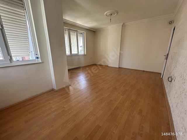 EMİNEVİME UYGUN GENİŞ KULLANIŞLI DOĞALGAZLI 3+1 ARAKAT DAİRE - Görsel 6