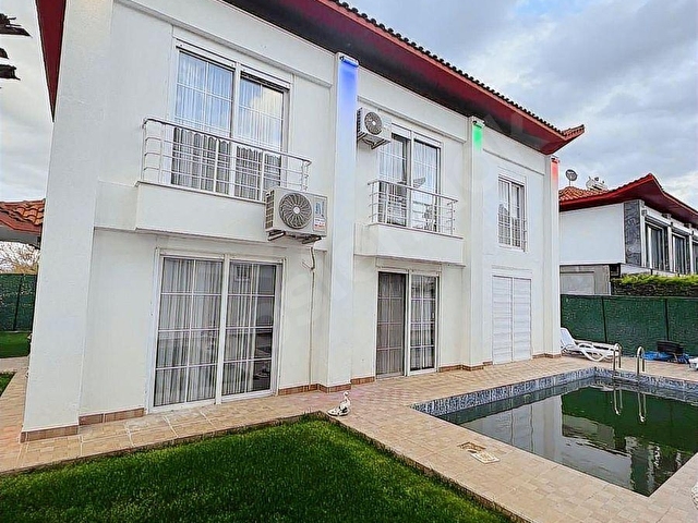BELEKTE SATILIK LÜX VİLLA