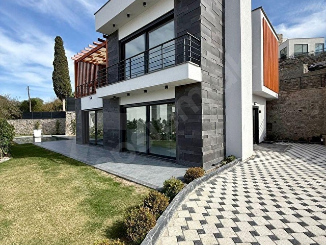 GÜMÜŞLÜKTE 530 M2 ARSA İÇERİSİNDE FIRSAT FİYATA 4+1 VİLLA !