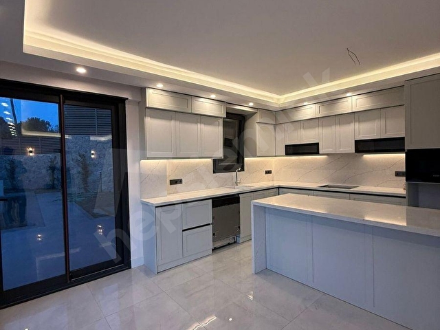 GÜMÜŞLÜKTE 530 M2 ARSA İÇERİSİNDE FIRSAT FİYATA 4+1 VİLLA ! - Görsel 7