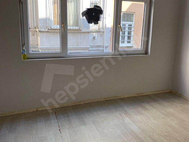 BEYOĞLU AYNALIÇEŞME DE KİRALIK DAİRE