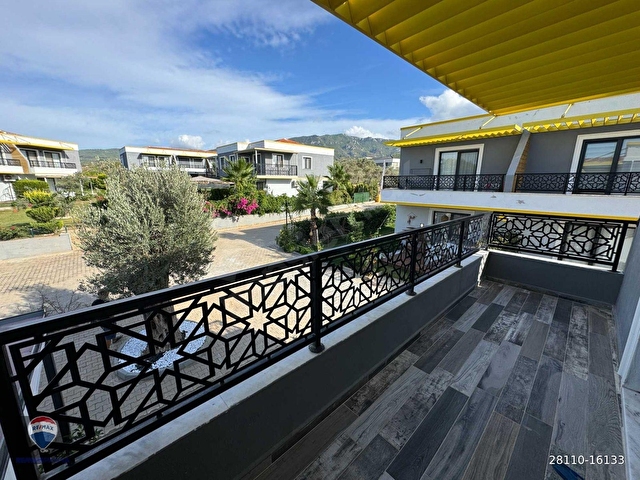 Havuzlu Ve Güvenlikli Sitede Geniş Bahçeli Yeni Villa - Görsel 23